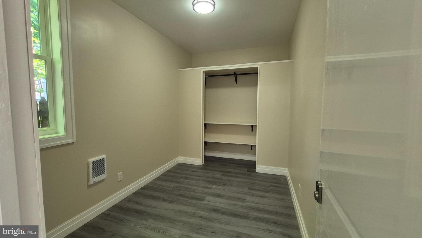 4612 Worth Street photo 4