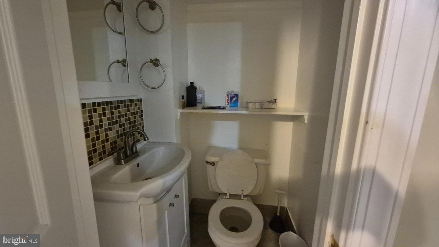 4612 Worth Street photo 6