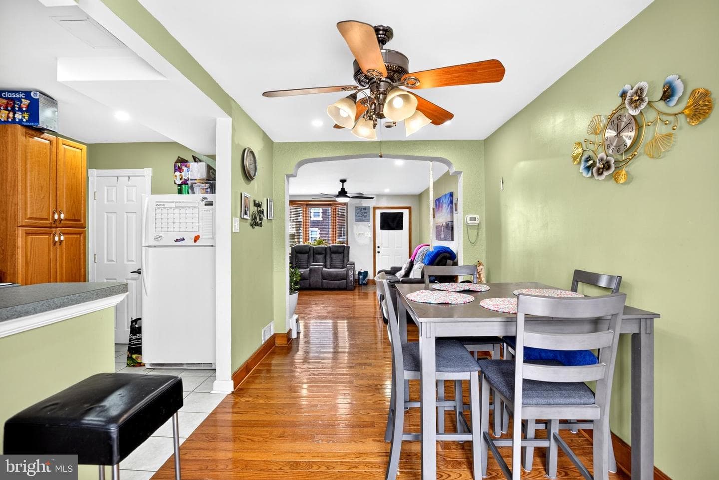 4557 Tudor Street photo 5