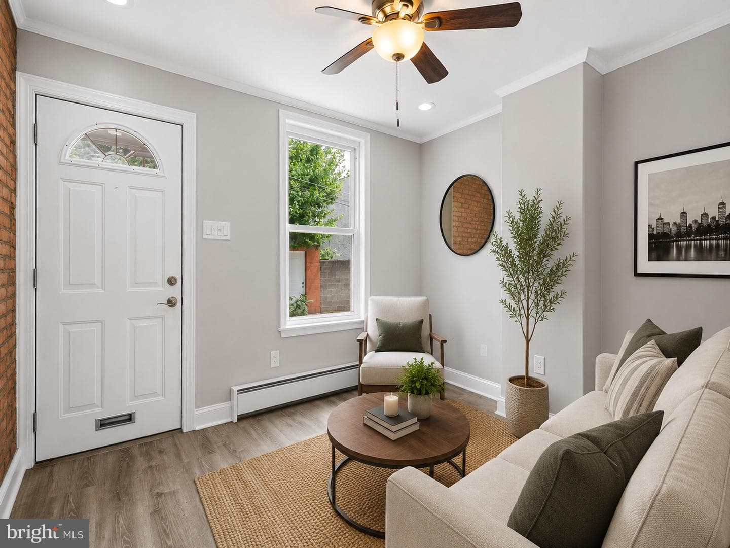 2856 Mercer Street photo 3