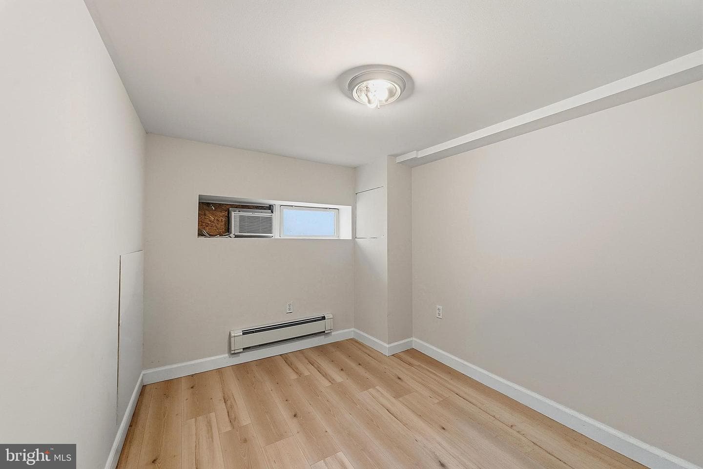 529 E Clarkson Avenue photo 12