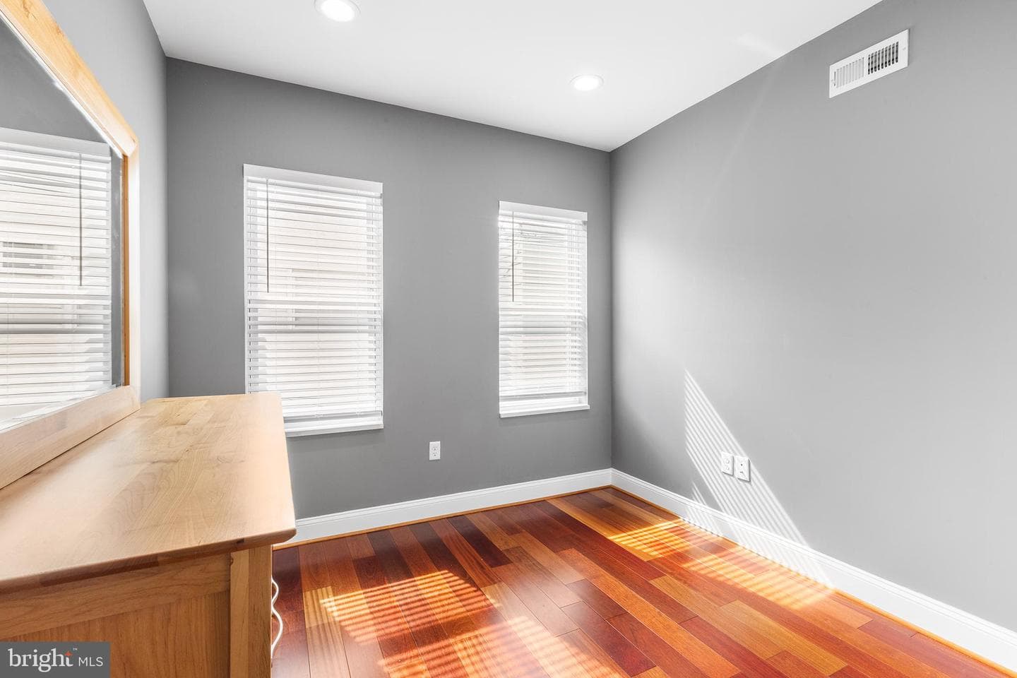 2422 S Juniper Street photo 12