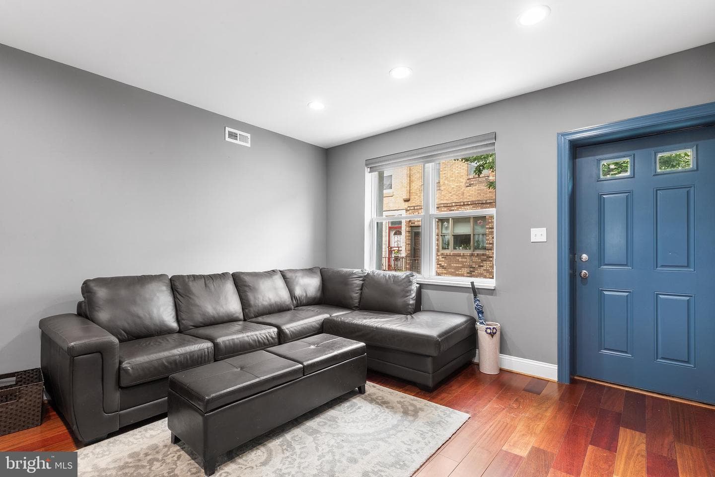 2422 S Juniper Street photo 3