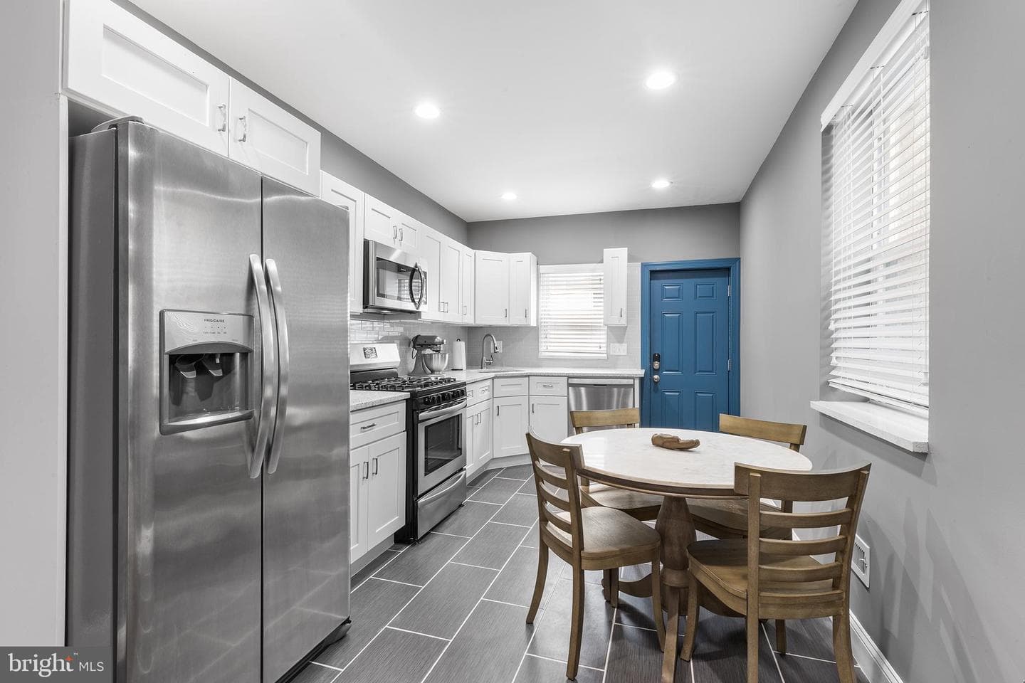 2422 S Juniper Street photo 7