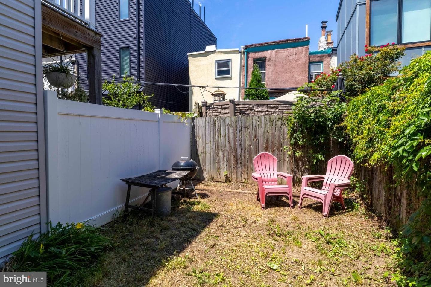 2225 Pemberton Street photo 28