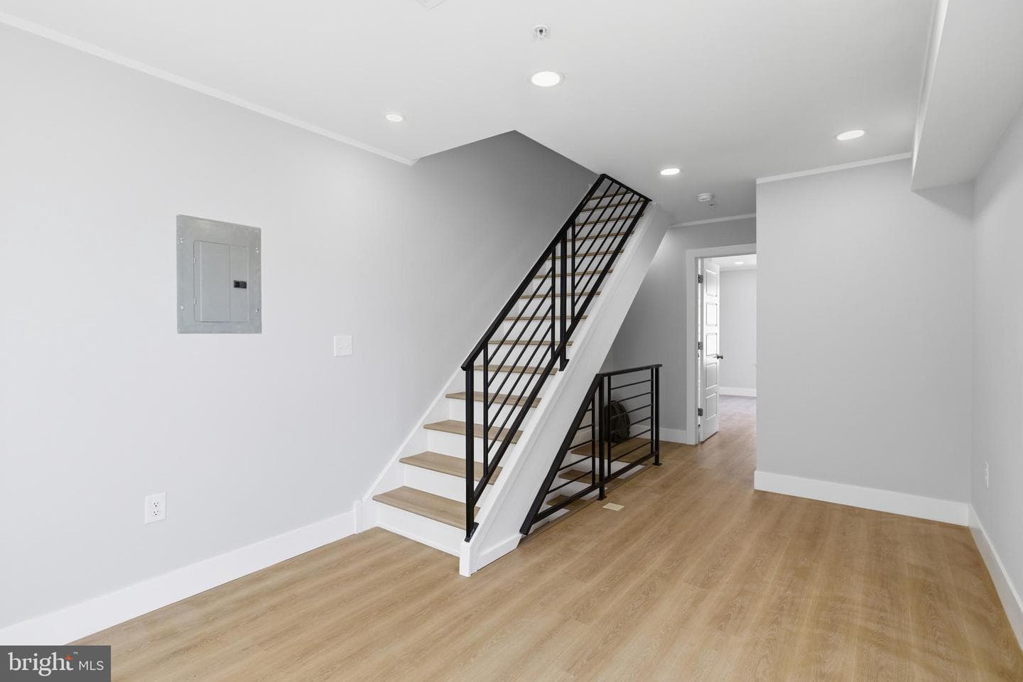 1511 W Flora Street photo 19
