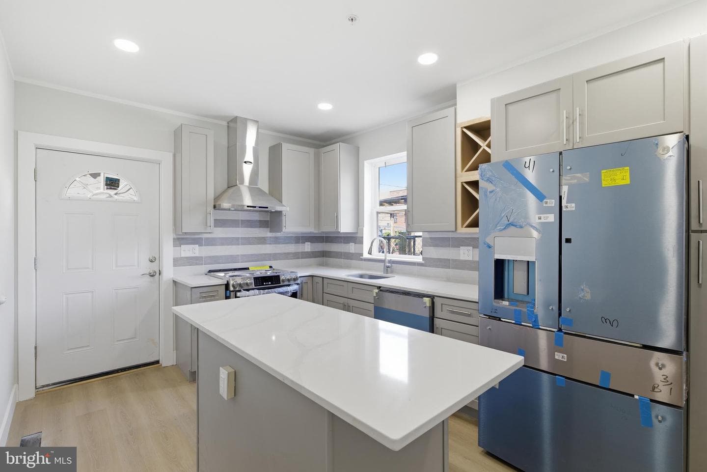1511 W Flora Street photo 9