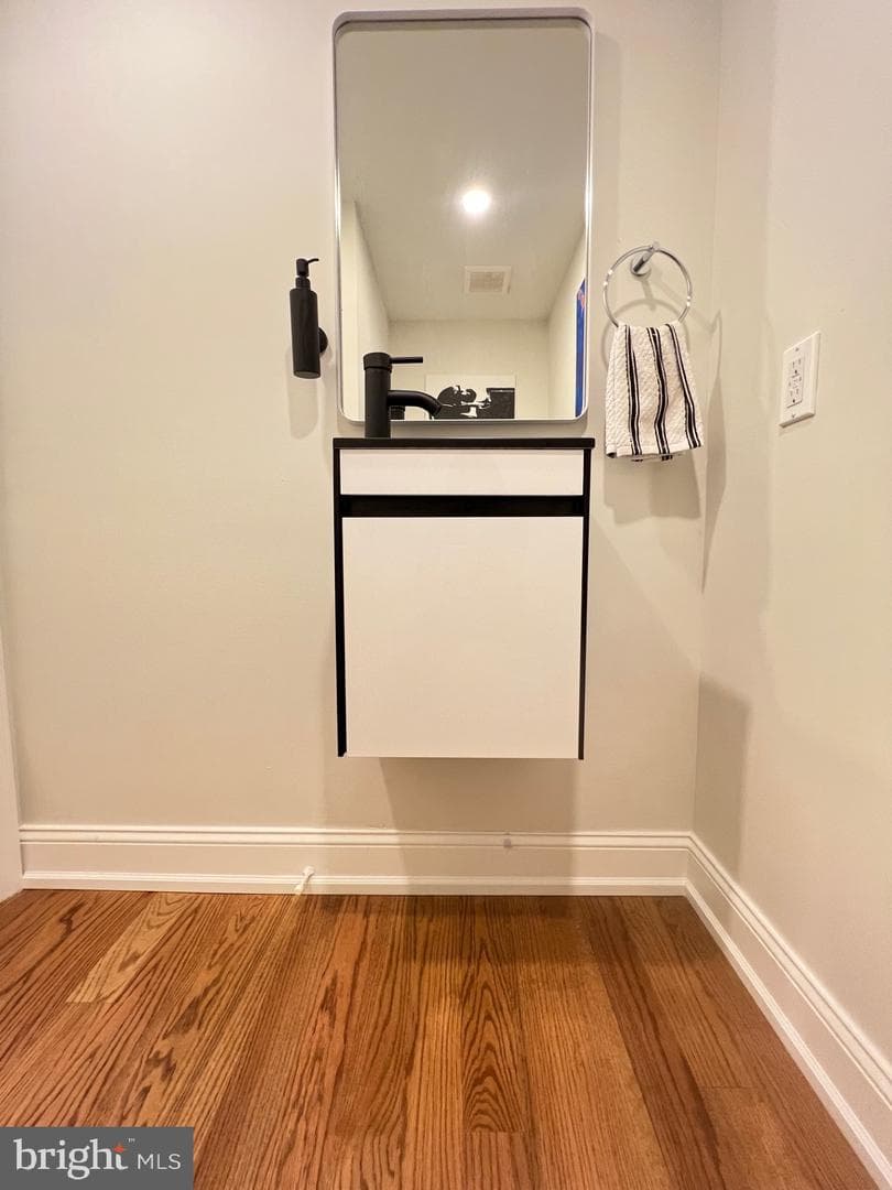 4735 Sheldon Street photo 15