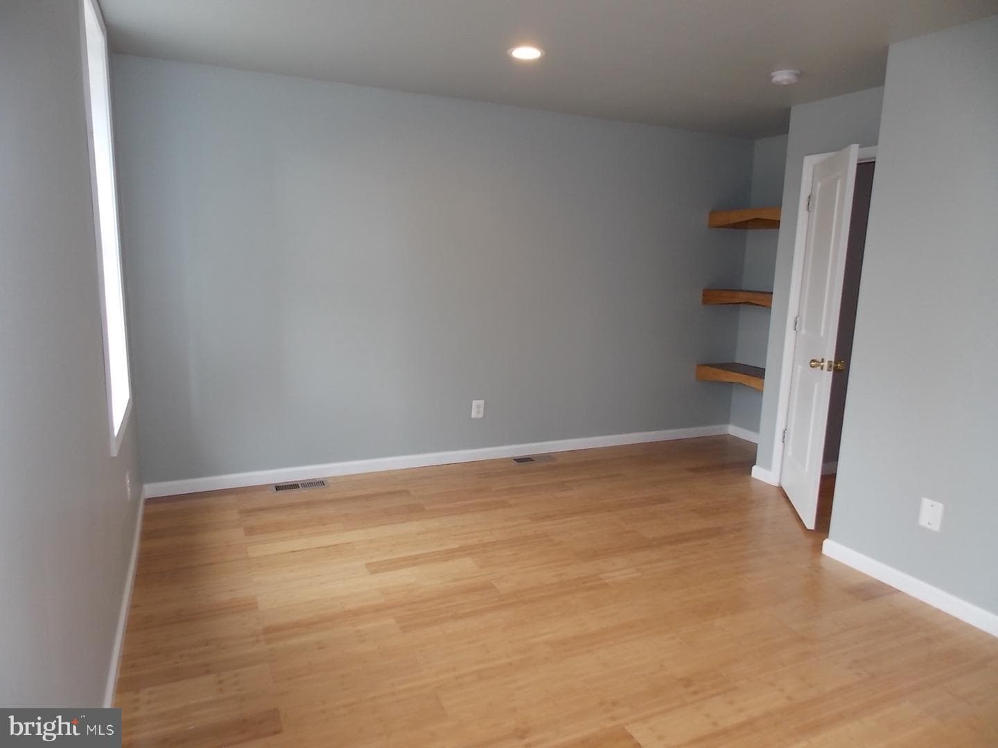 1115 W Cumberland Street photo 17