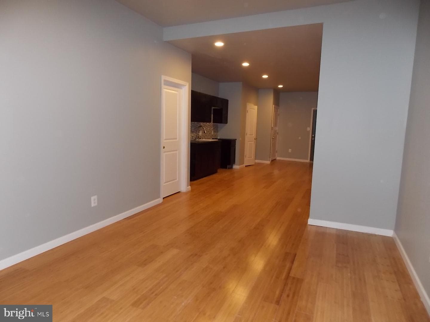 1115 W Cumberland Street photo 4