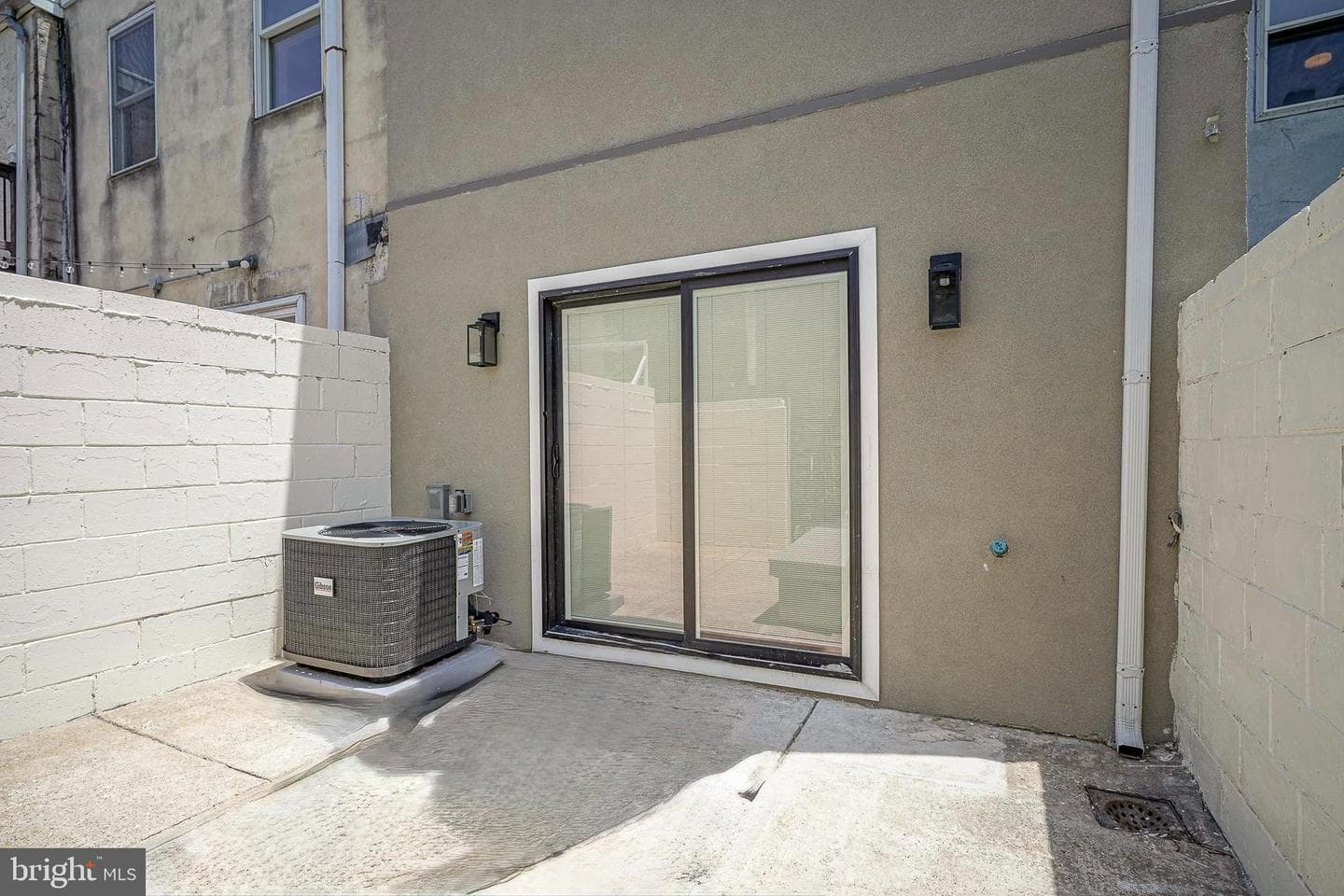 1108 S Front Street photo 19