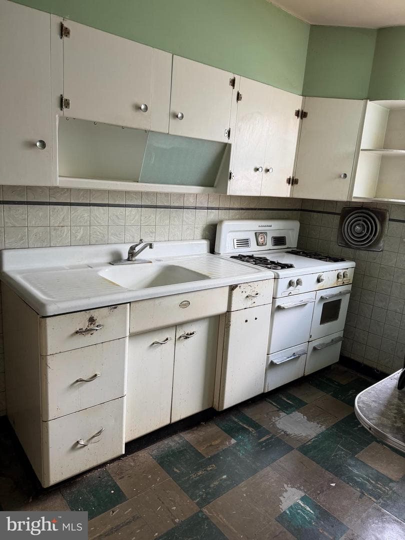4729 Lansing Street photo 7
