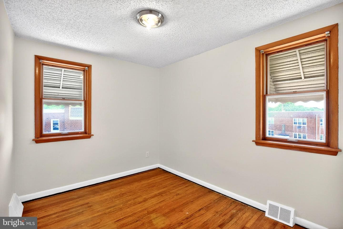 8951 Ashton Road photo 10