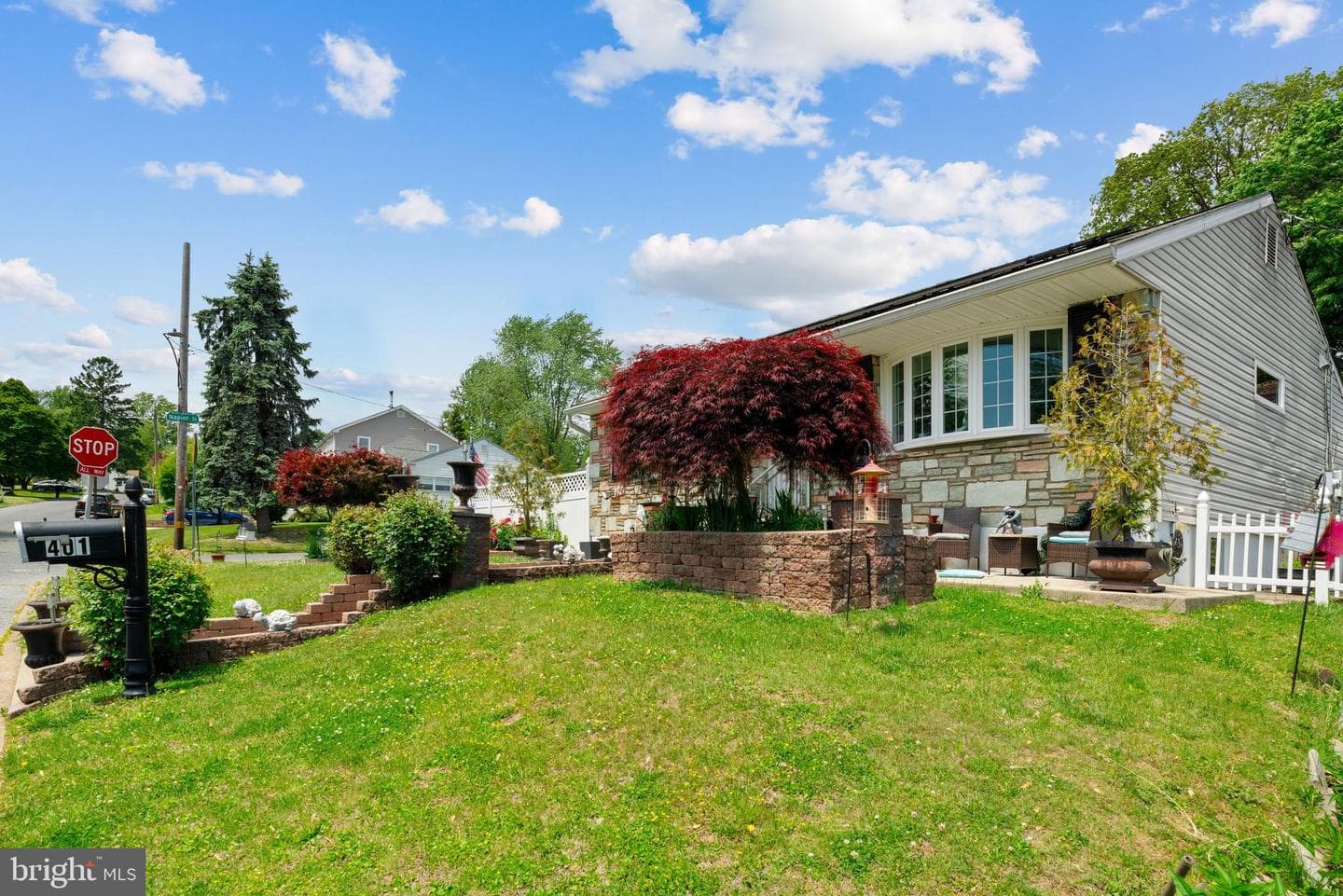 401 Maple Avenue photo 32