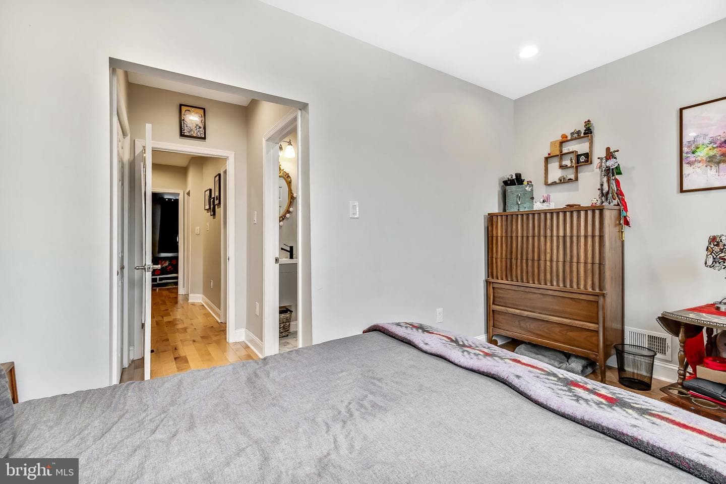 2516 S Hicks Street photo 18