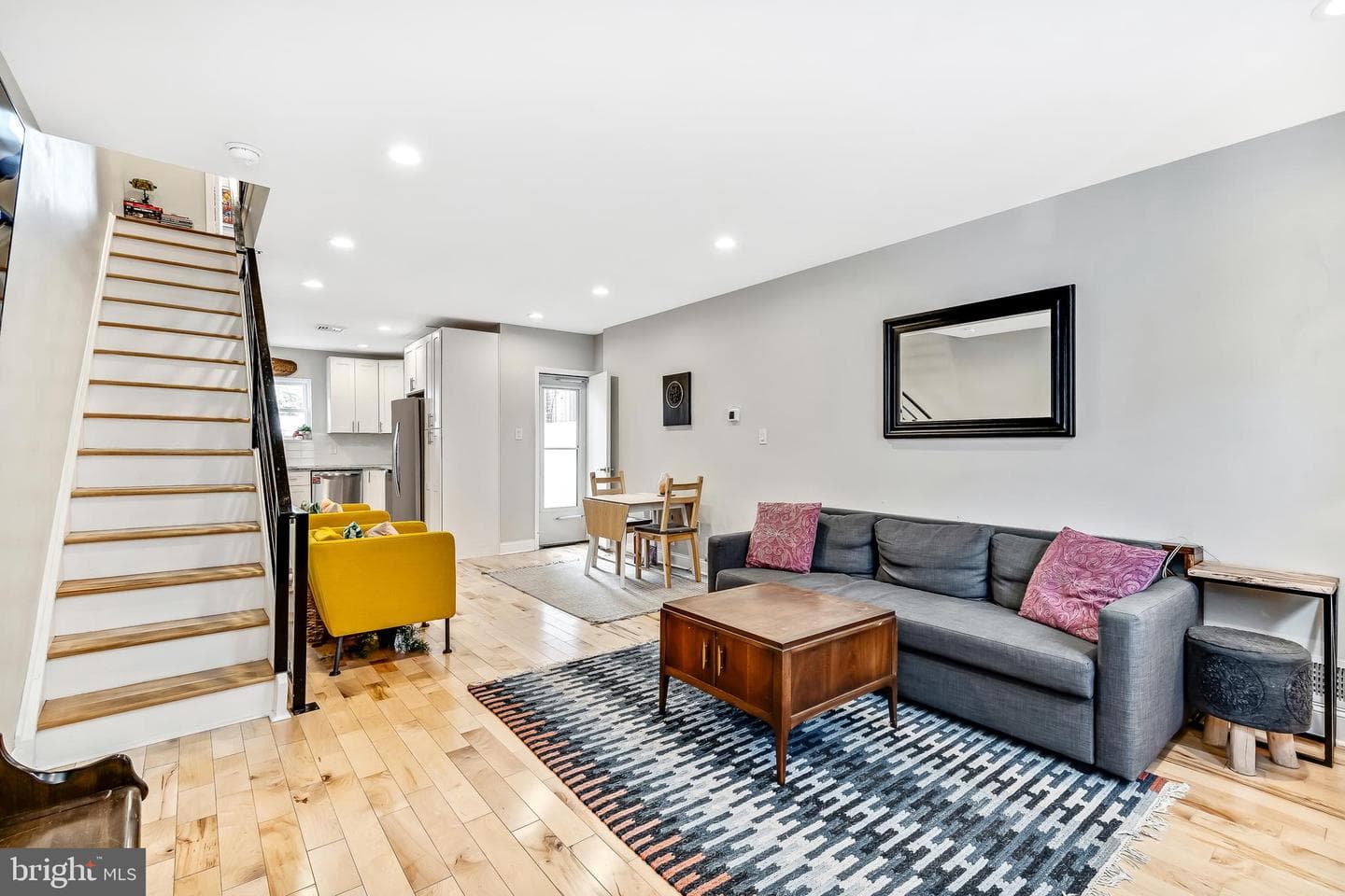 2516 S Hicks Street photo 3
