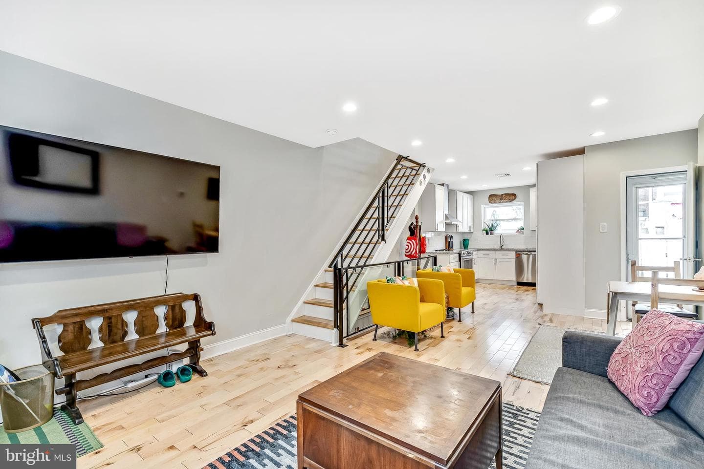 2516 S Hicks Street photo 4