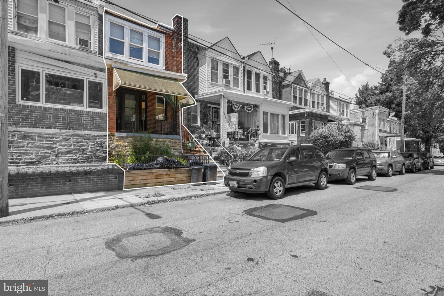 6052 N Beechwood Street photo 4