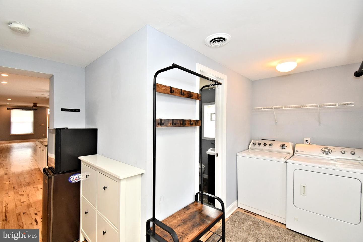 260 Roxborough Avenue photo 22