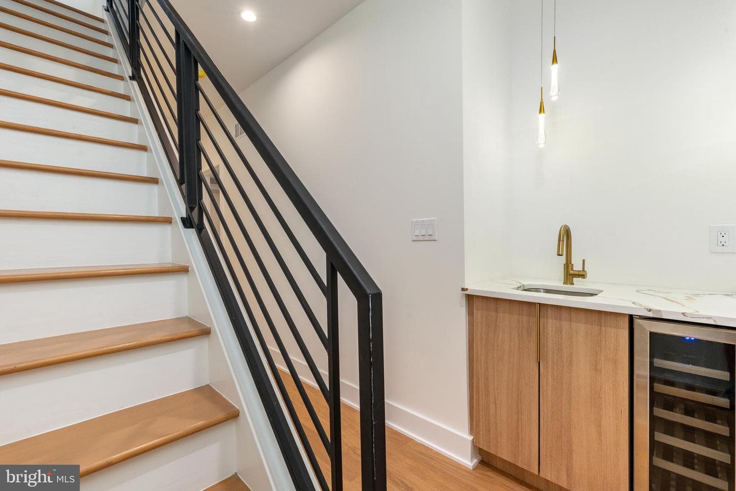 4748 Sheldon Street photo 35
