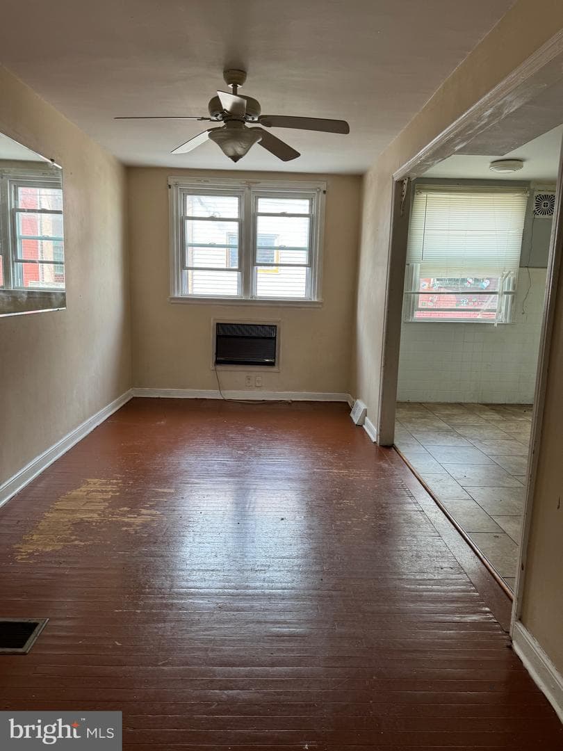 3021 Devereaux Avenue photo 3
