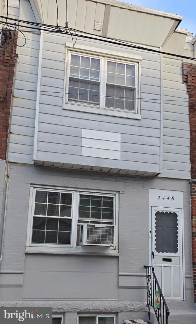 2446 S American Street, Philadelphia