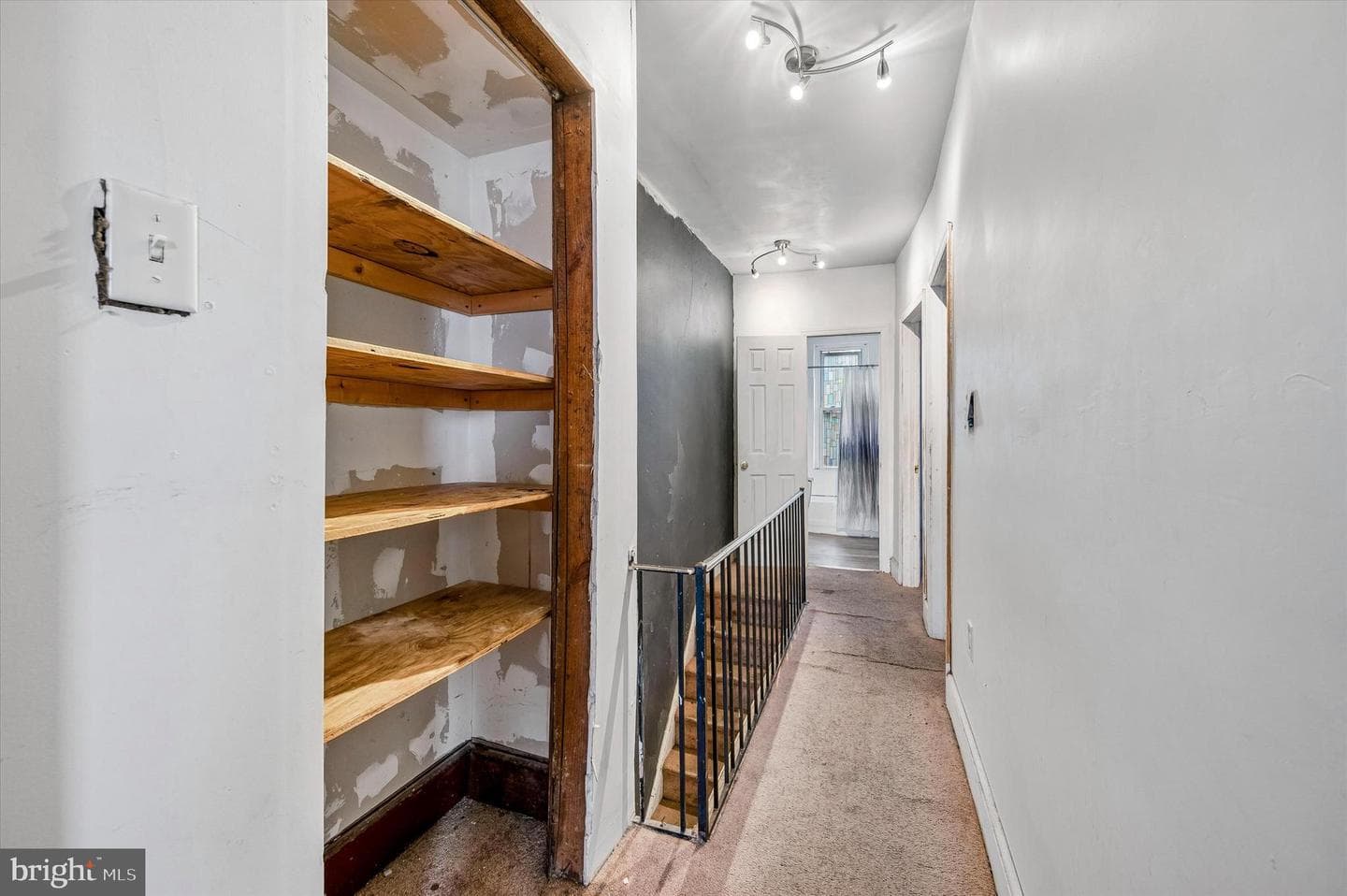 230 N Horton Street photo 19