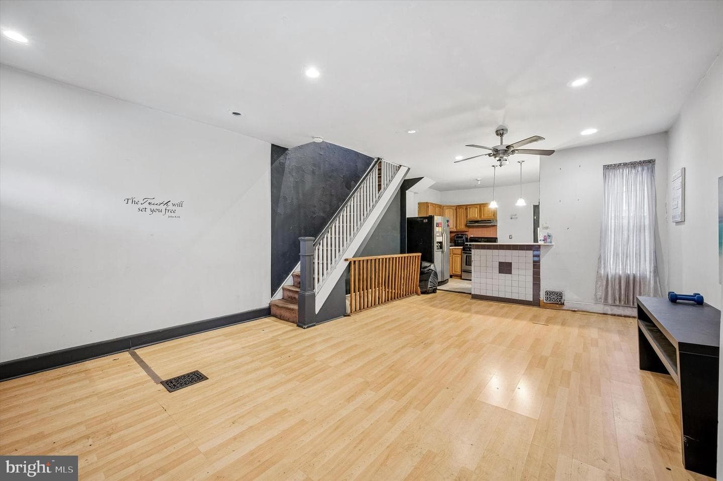 230 N Horton Street photo 5