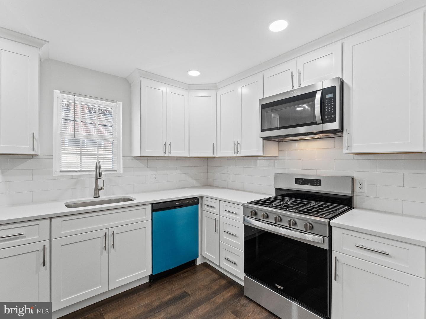 906 S Fairhill Street photo 13