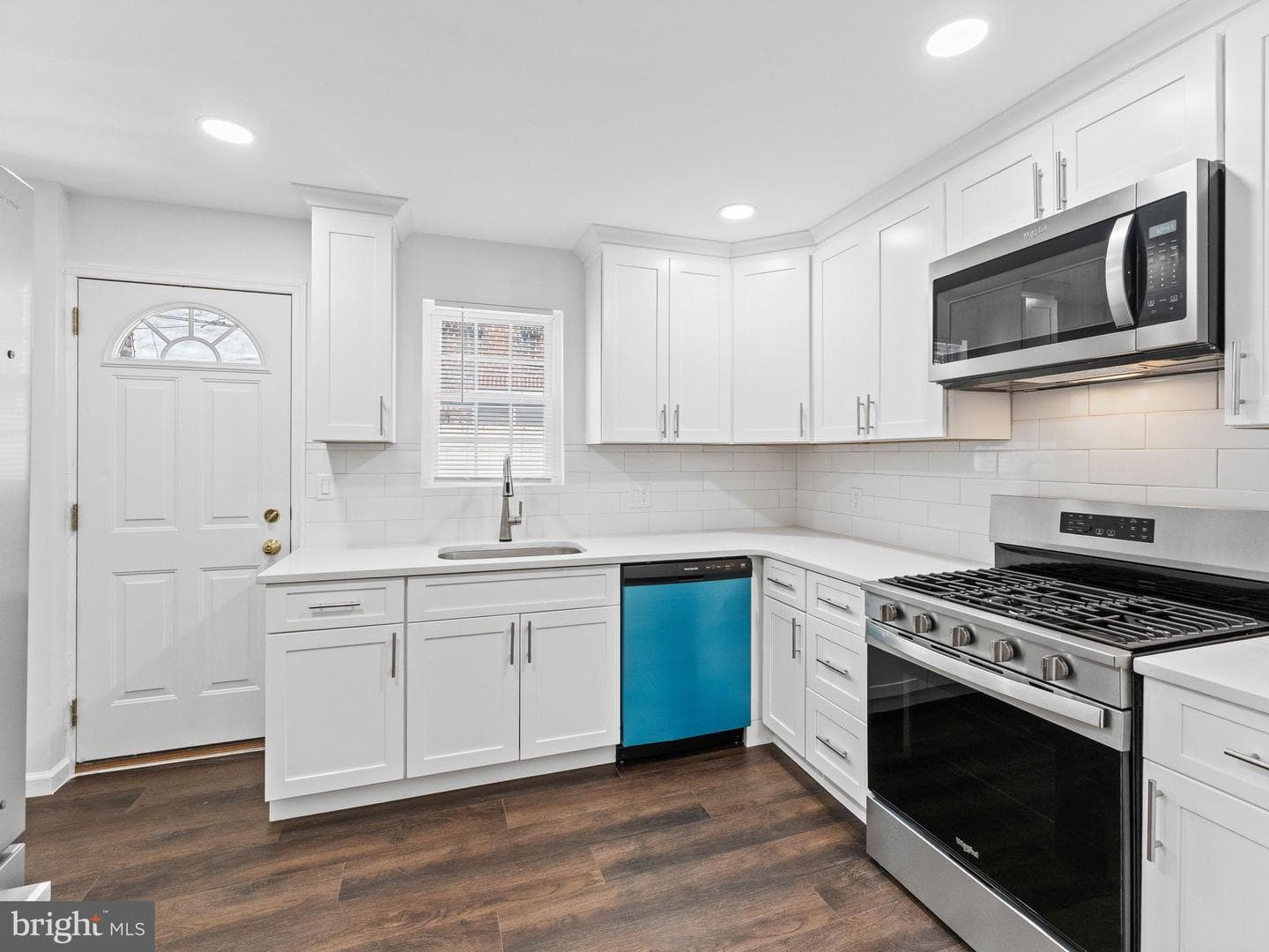 906 S Fairhill Street photo 14