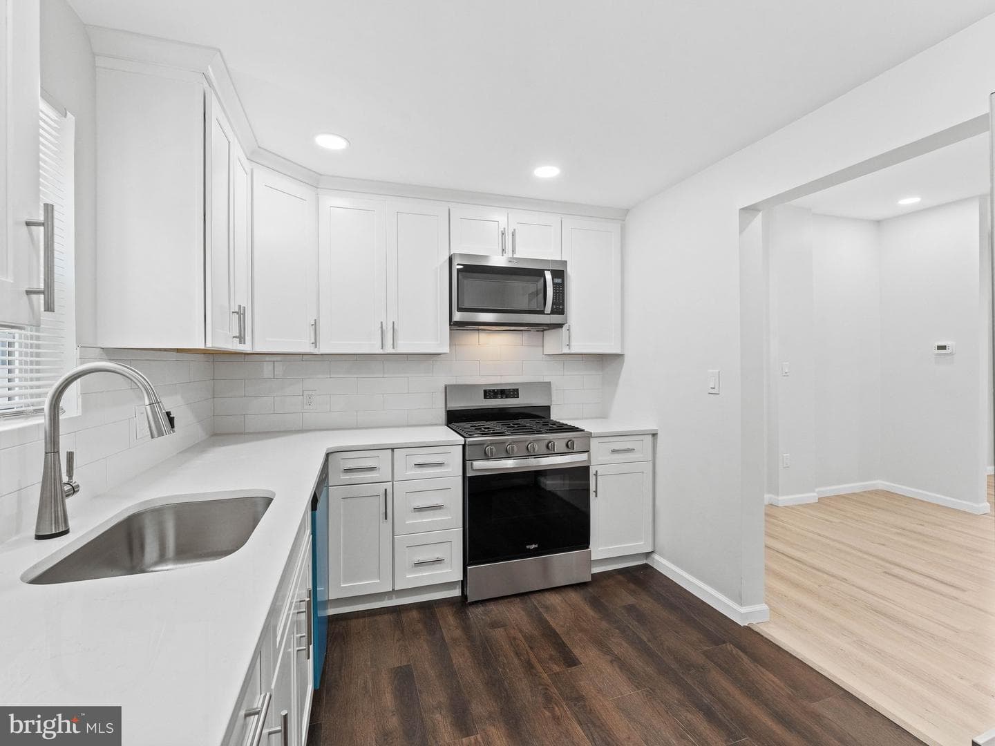 906 S Fairhill Street photo 15