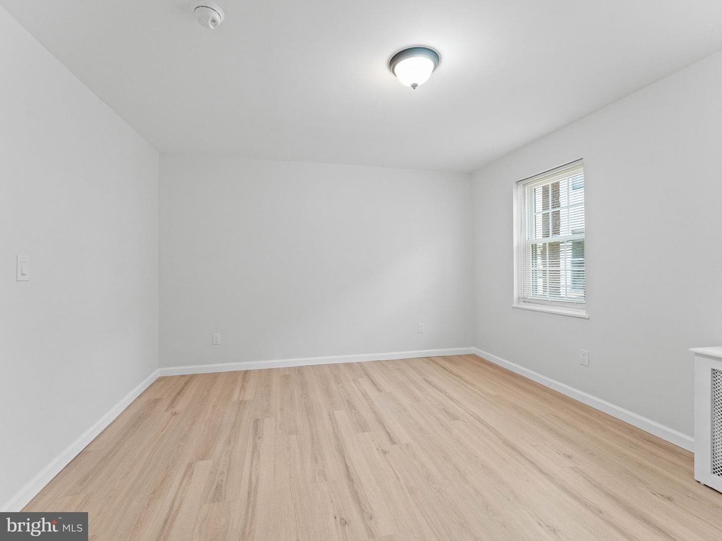 906 S Fairhill Street photo 21