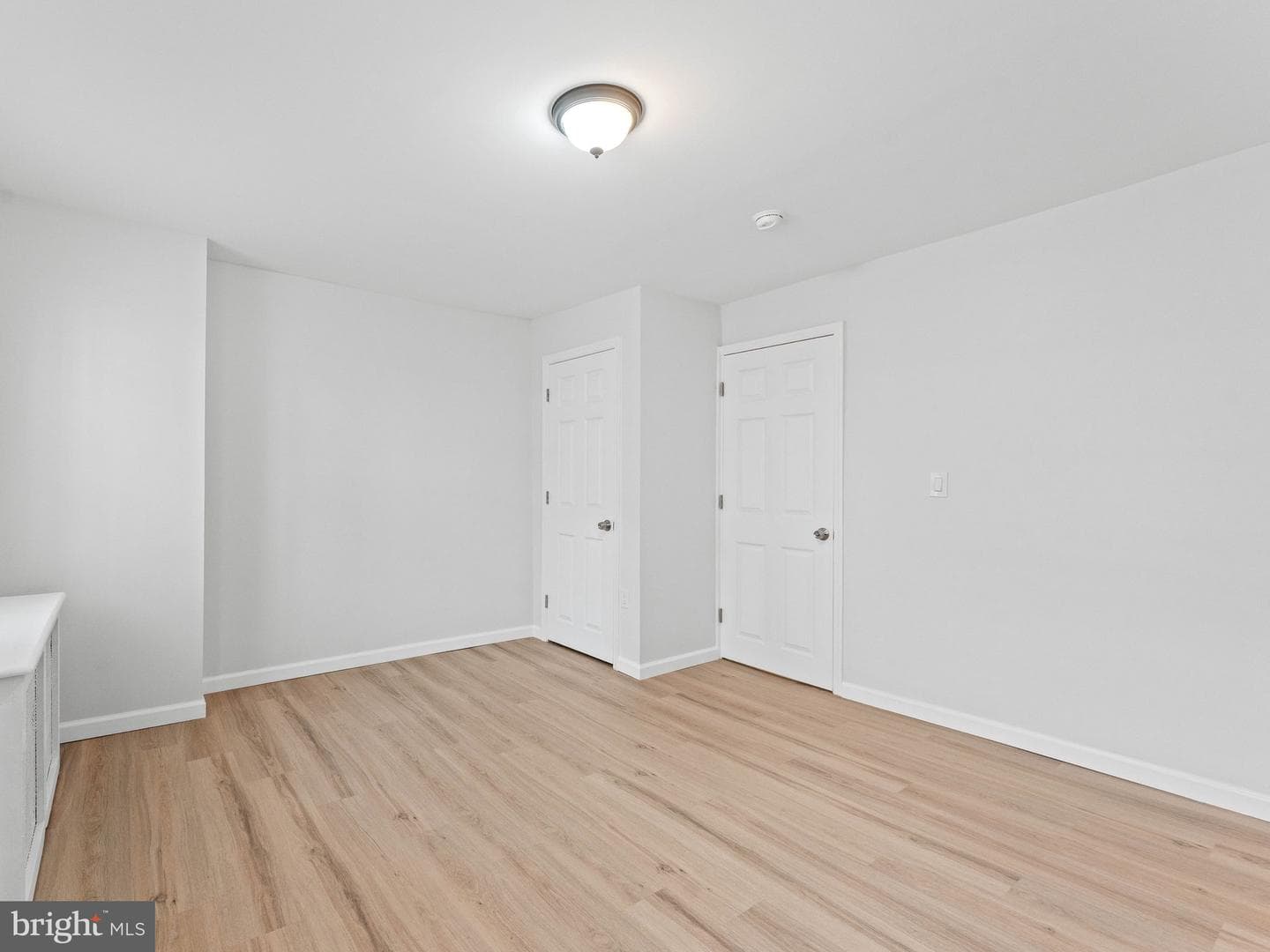 906 S Fairhill Street photo 22