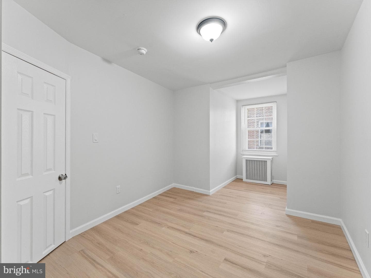 906 S Fairhill Street photo 24