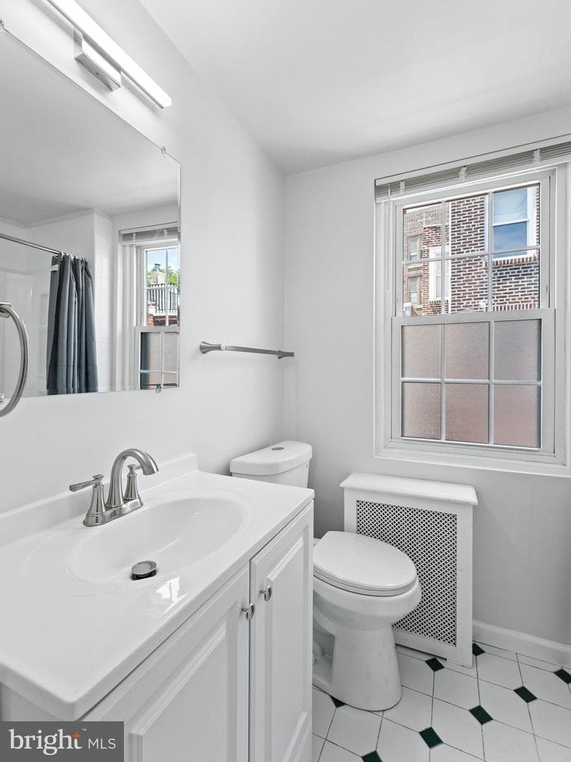 906 S Fairhill Street photo 27