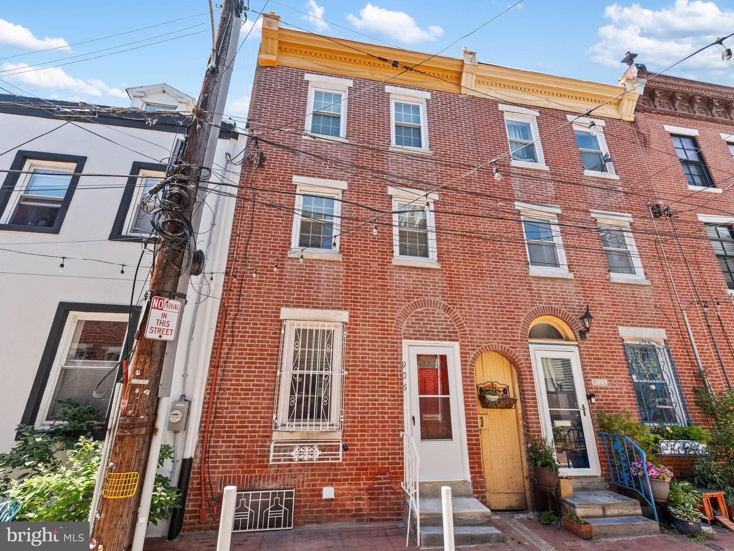 906 S Fairhill Street photo 3