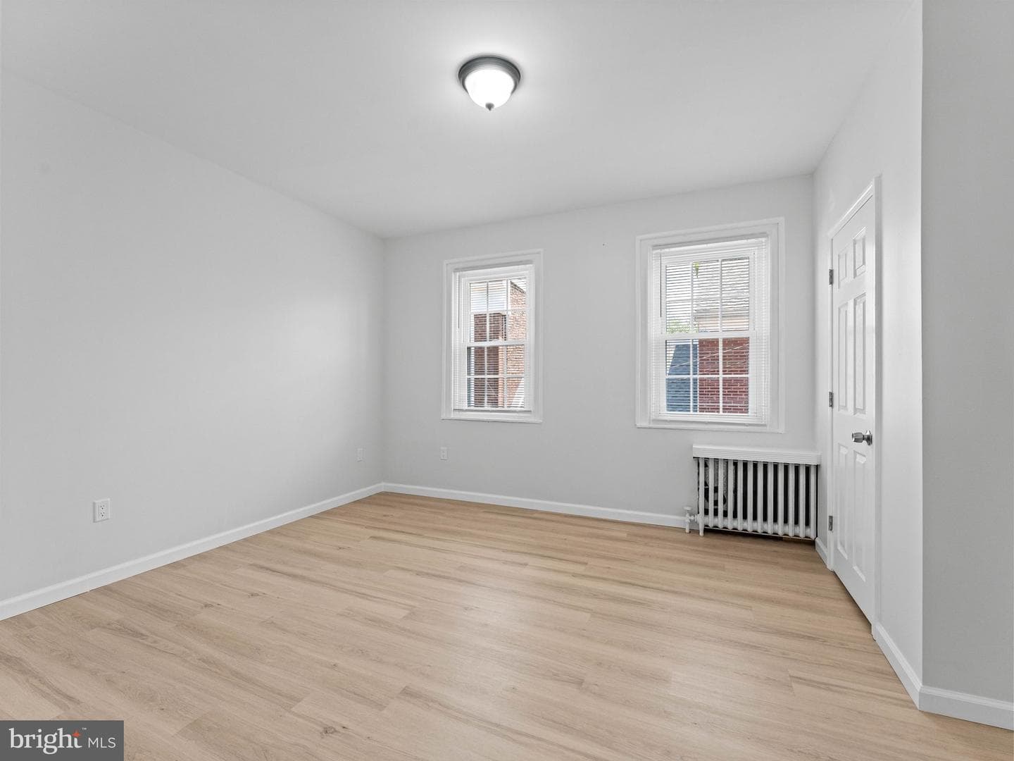 906 S Fairhill Street photo 30