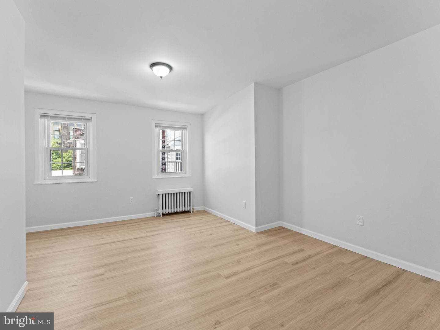 906 S Fairhill Street photo 33
