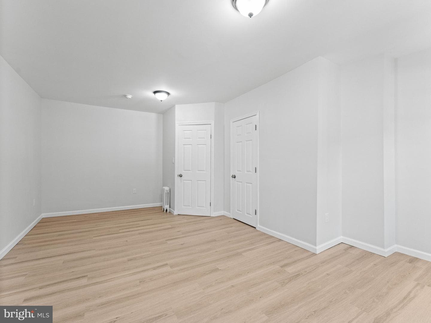 906 S Fairhill Street photo 34