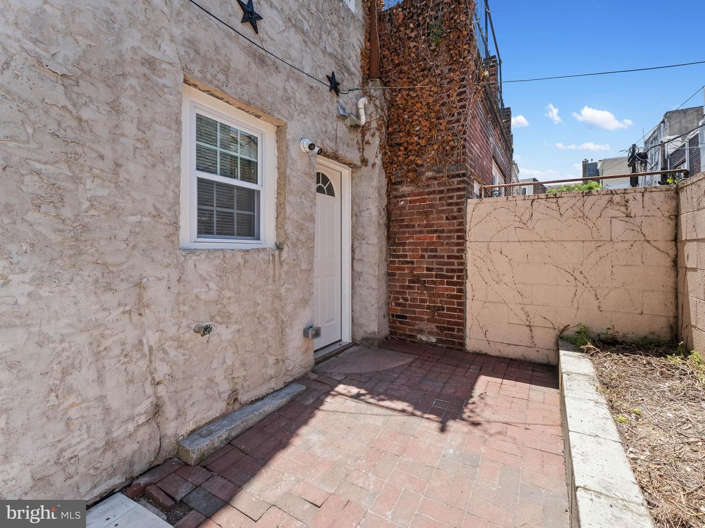 906 S Fairhill Street photo 38