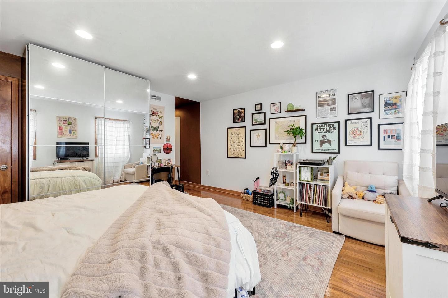 1317 South Street photo 20