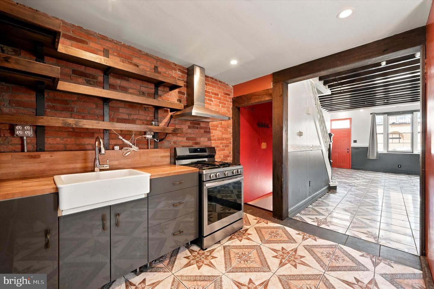 102 E Huntingdon Street photo 10