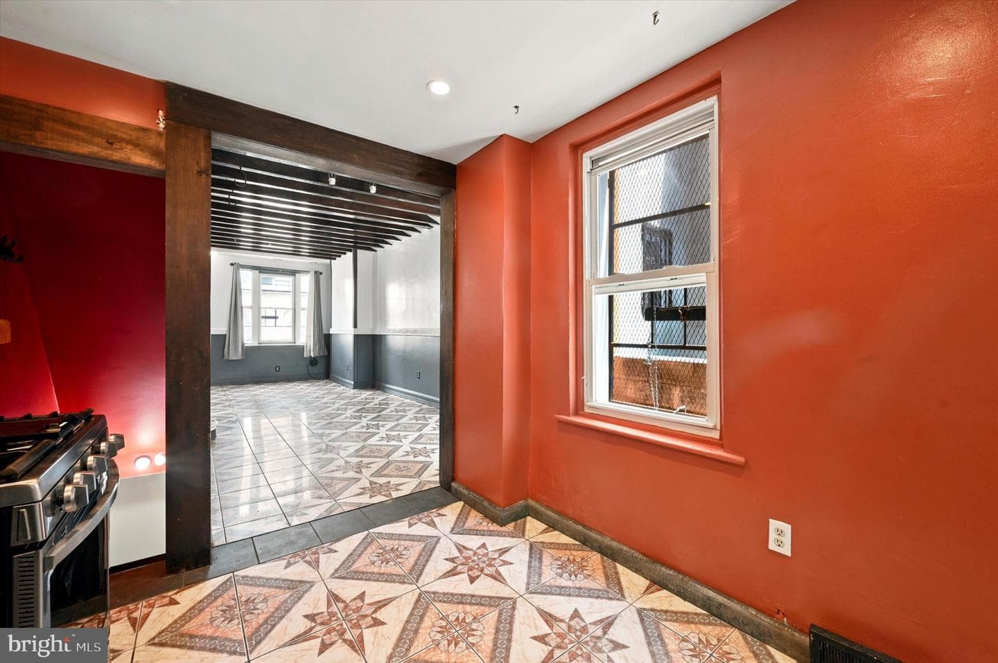102 E Huntingdon Street photo 11