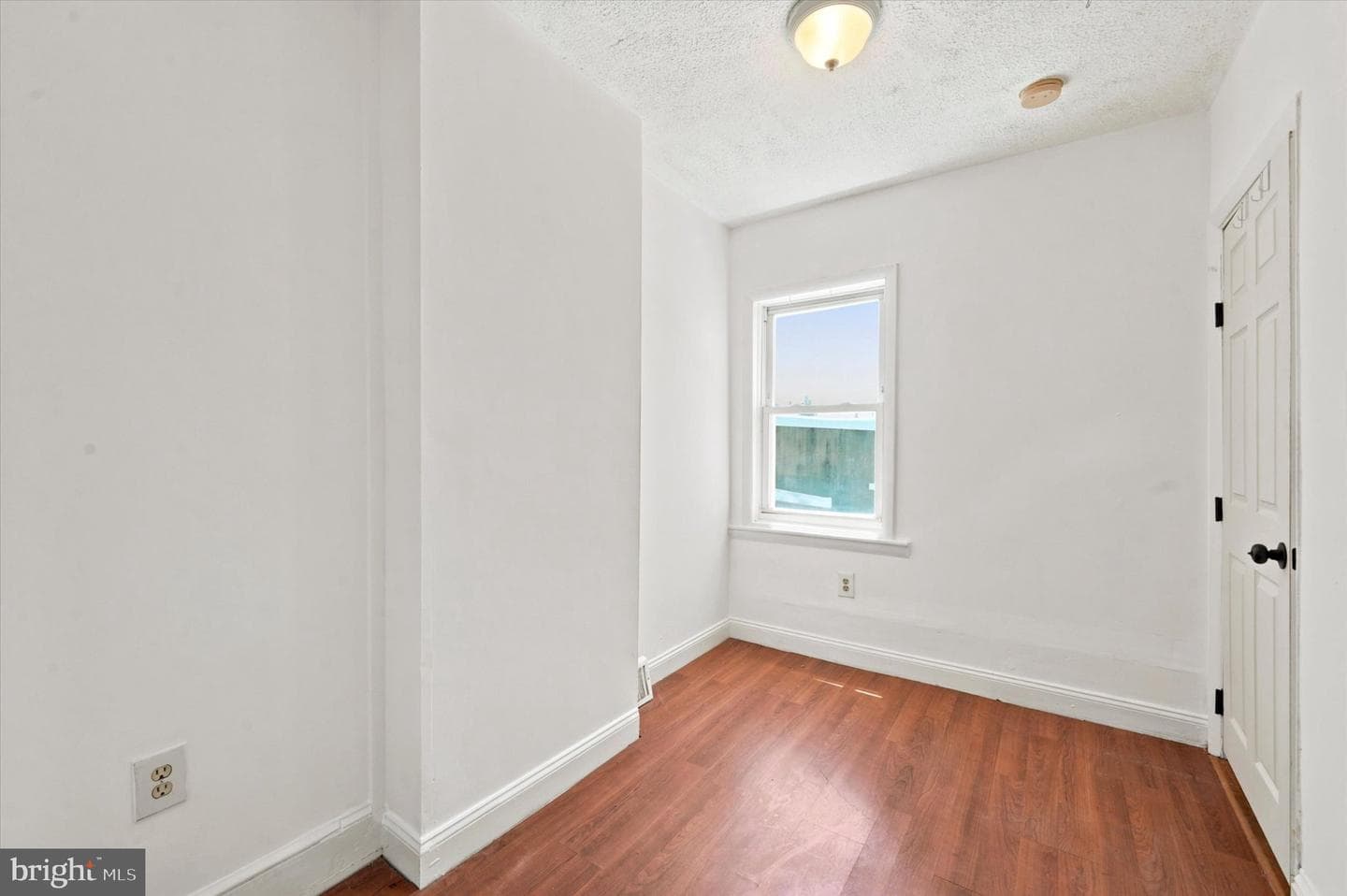 102 E Huntingdon Street photo 17