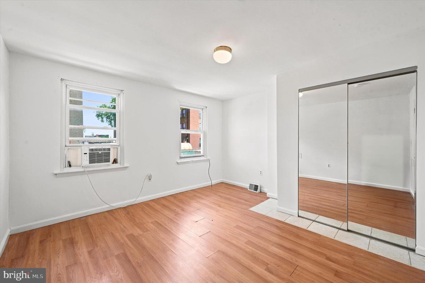 102 E Huntingdon Street photo 23