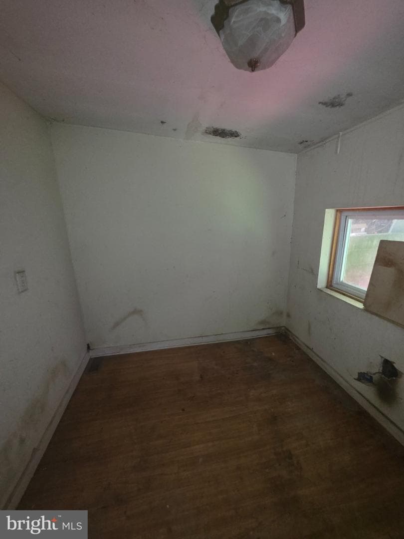 1850 E Orleans photo 13