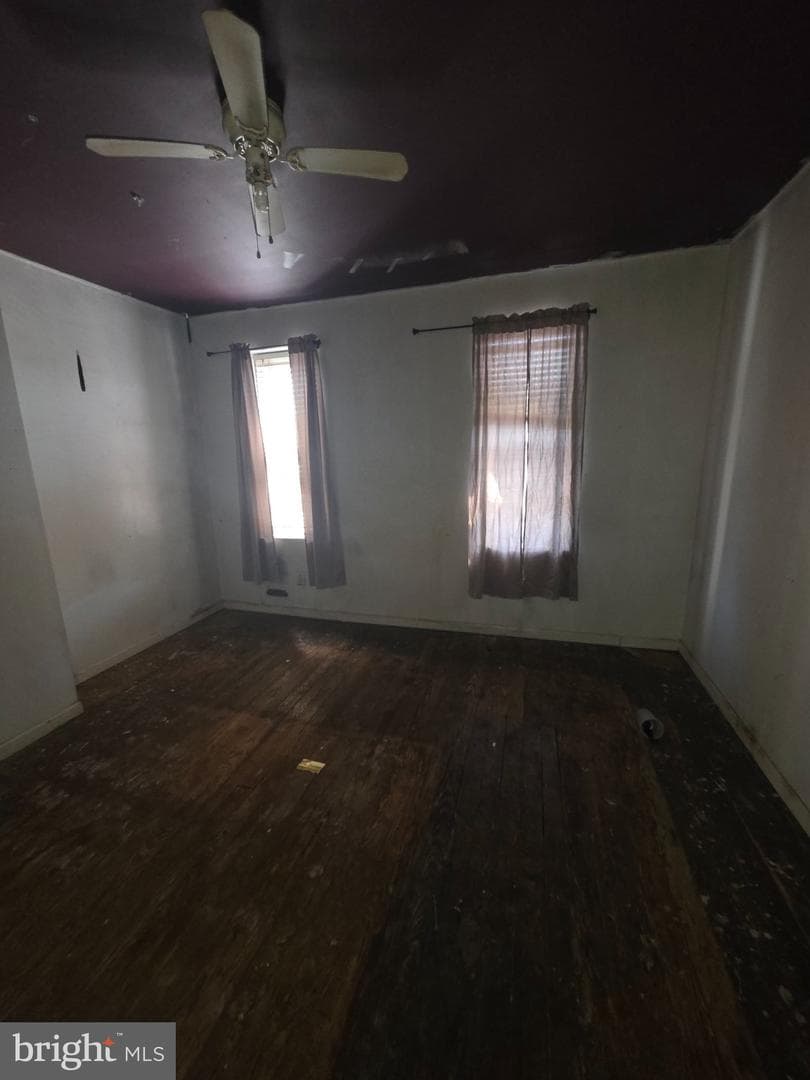 1850 E Orleans photo 28
