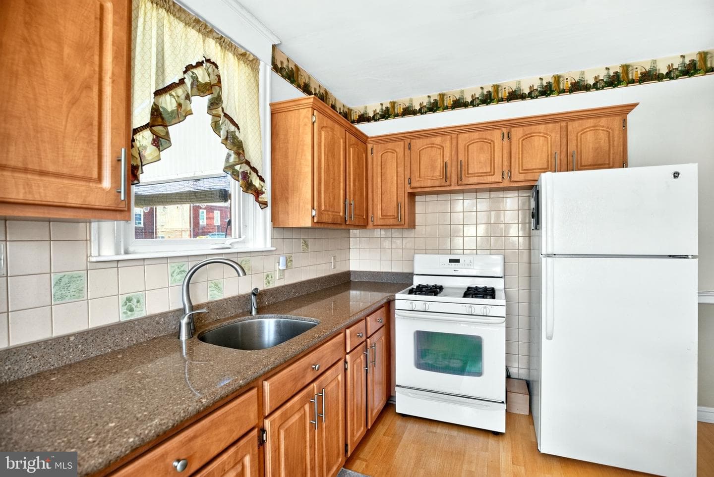 1838 Lansing Street photo 7