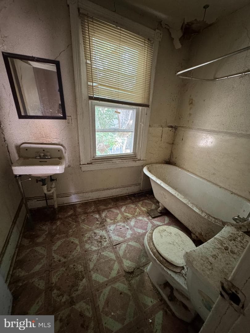 2355 Wilder Street photo 8
