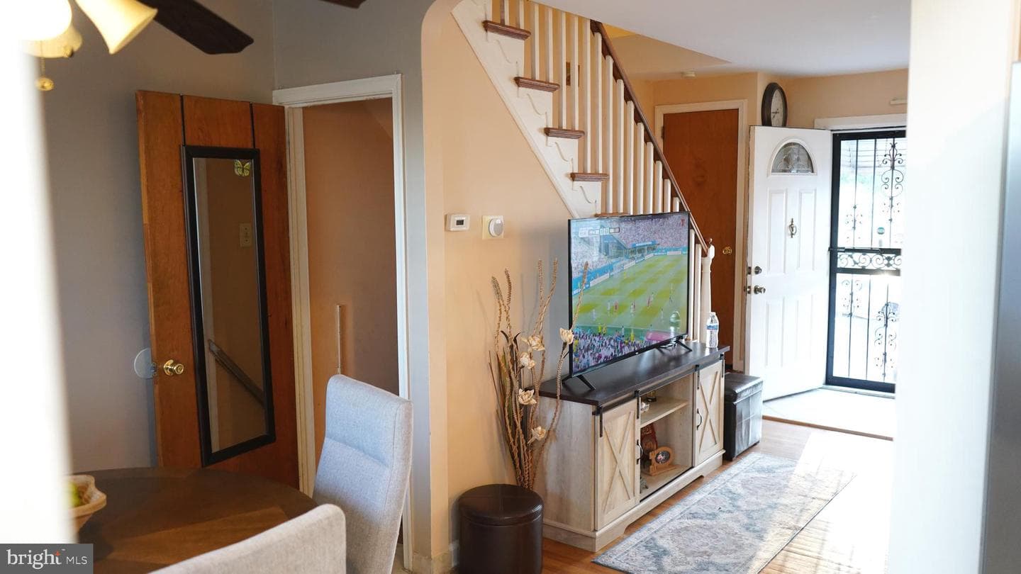 7115 Brous Avenue photo 21